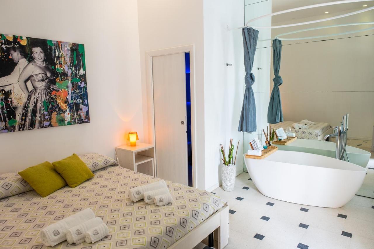 La Bella Trani - Suites And B&B ภายนอก รูปภาพ