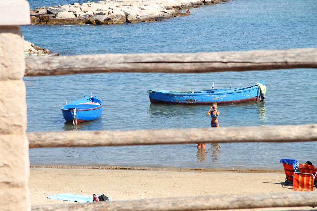 La Bella Trani - Suites And B&B ภายนอก รูปภาพ
