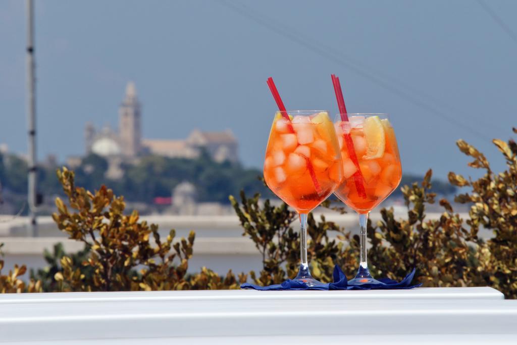 La Bella Trani - Suites And B&B ภายนอก รูปภาพ