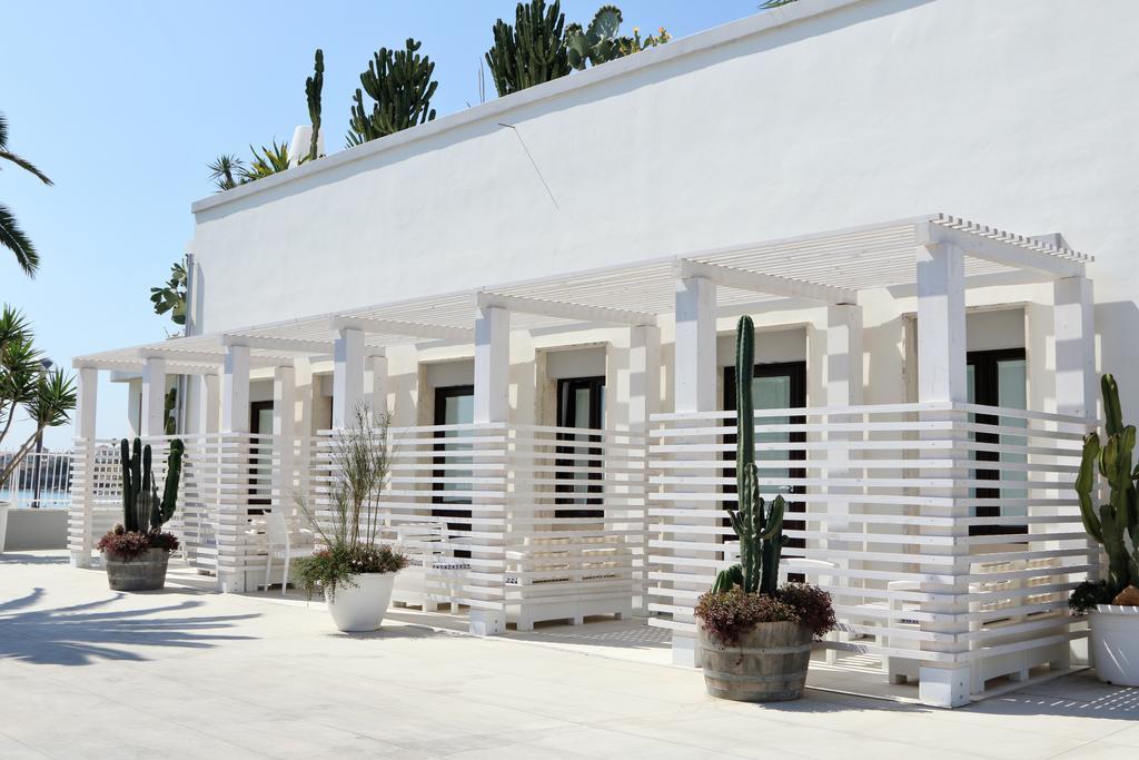 La Bella Trani - Suites And B&B ภายนอก รูปภาพ