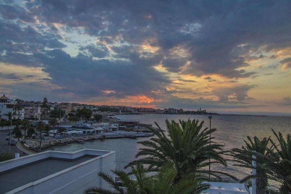 La Bella Trani - Suites And B&B ภายนอก รูปภาพ