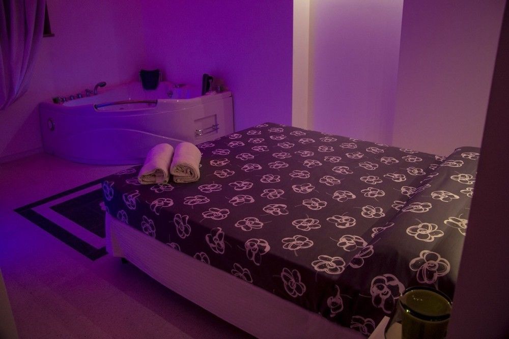 La Bella Trani - Suites And B&B ภายนอก รูปภาพ