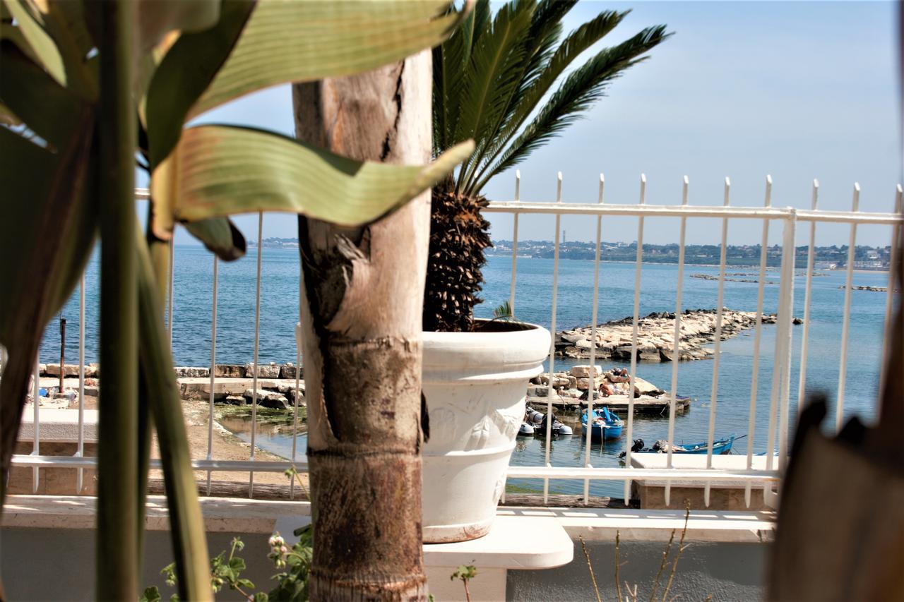 La Bella Trani - Suites And B&B ภายนอก รูปภาพ