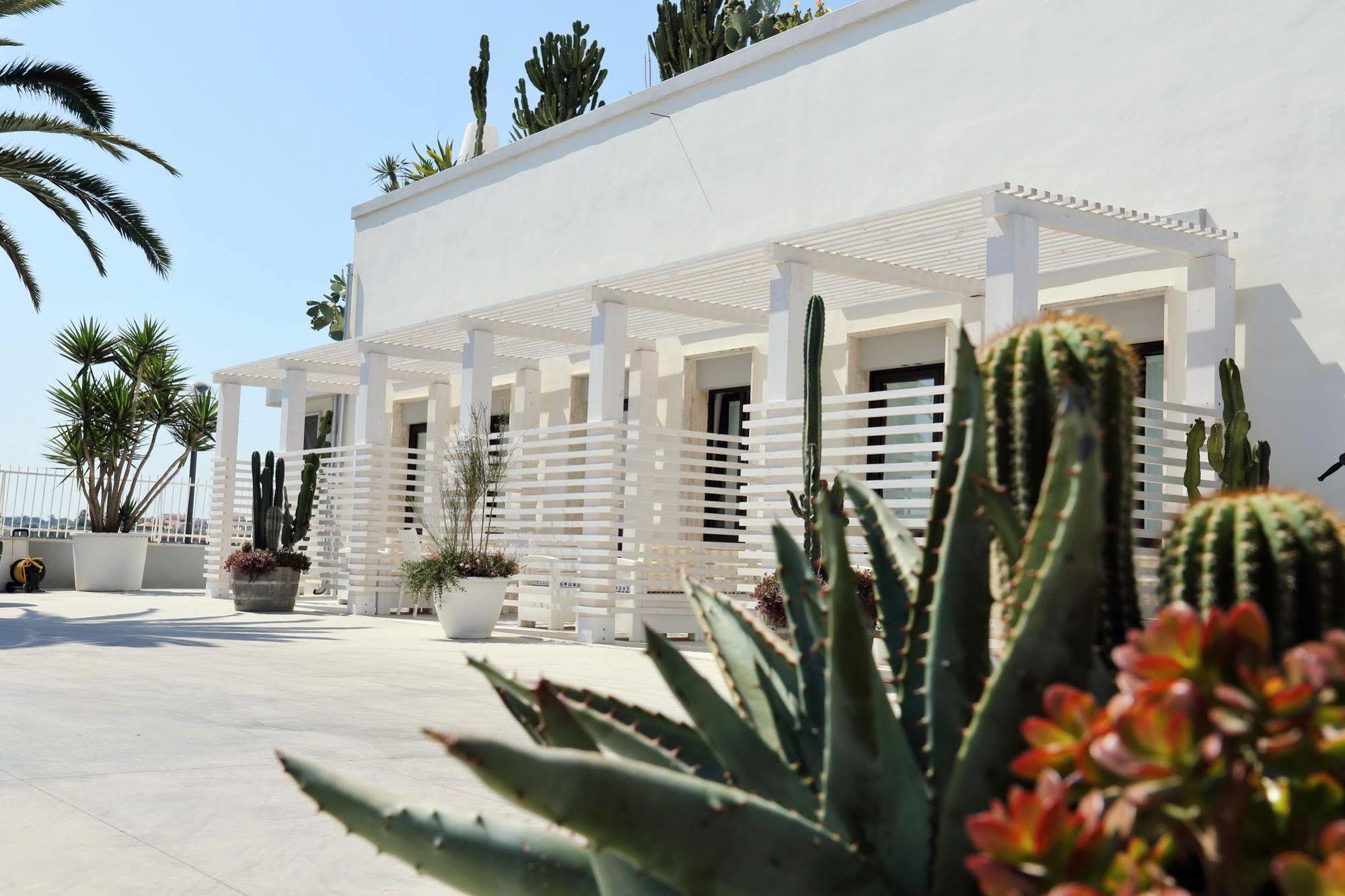 La Bella Trani - Suites And B&B ภายนอก รูปภาพ