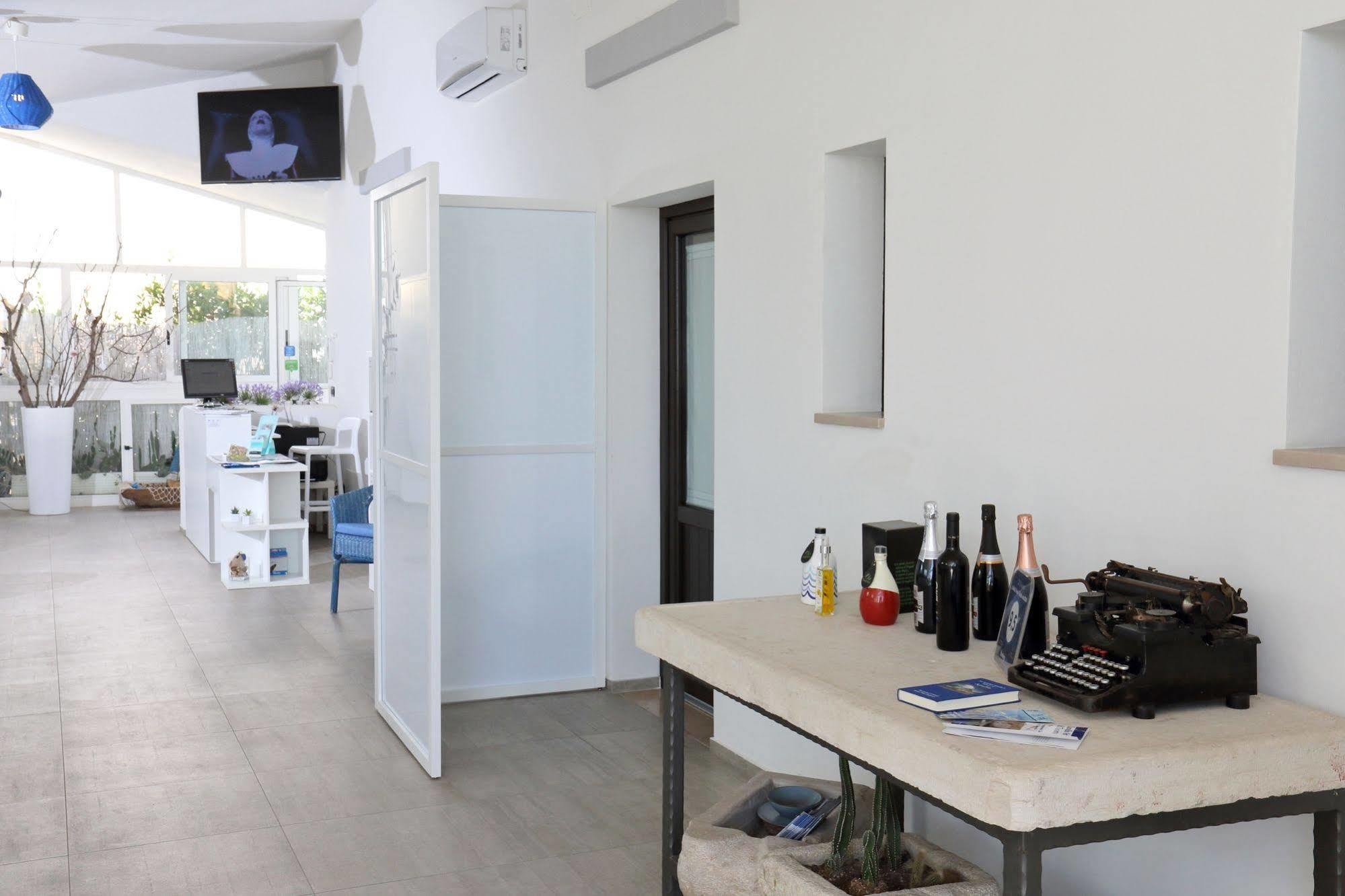 La Bella Trani - Suites And B&B ภายนอก รูปภาพ