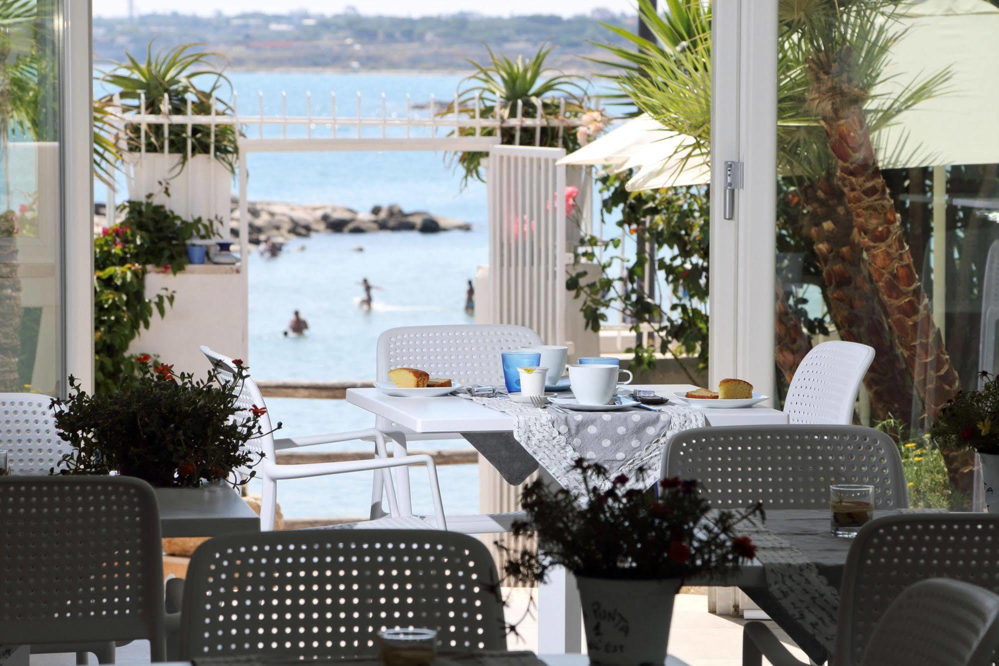 La Bella Trani - Suites And B&B ภายนอก รูปภาพ