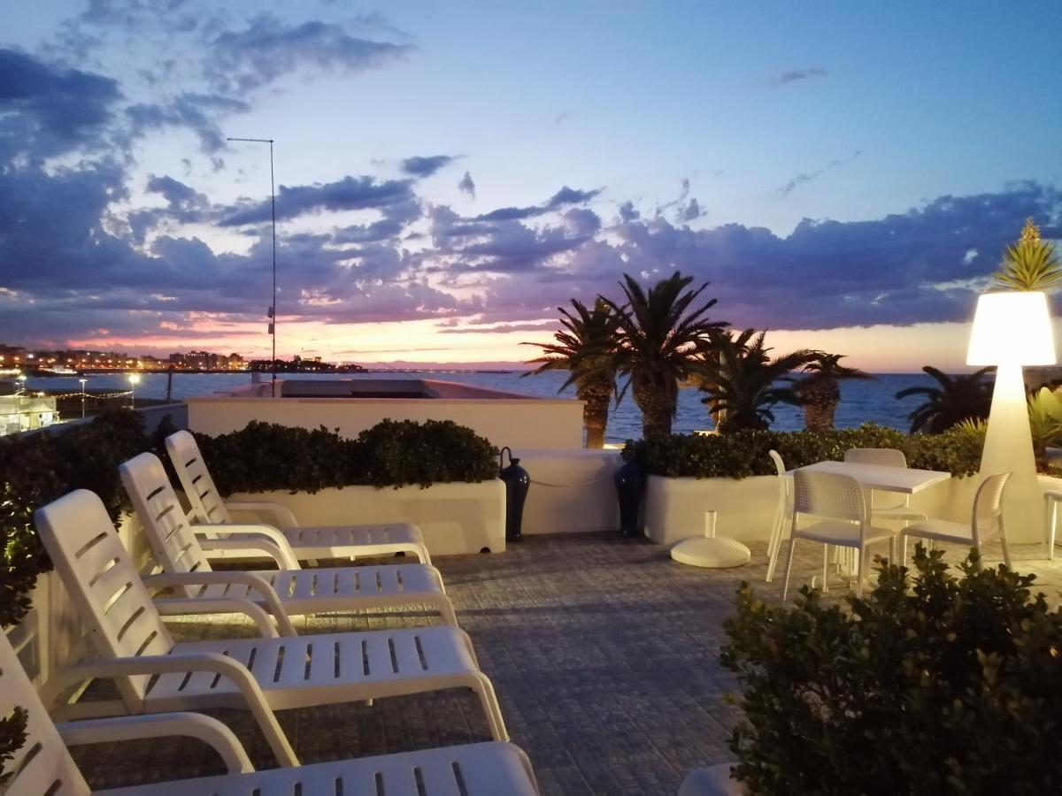 La Bella Trani - Suites And B&B ภายนอก รูปภาพ