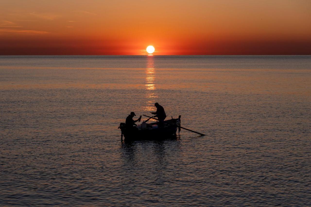 La Bella Trani - Suites And B&B ภายนอก รูปภาพ